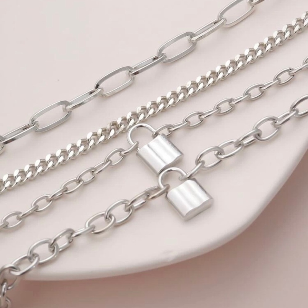 3/$30 🤍 4pc Lock and Chain Anklet - Picture 3 of 4